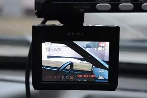 Видеорегистратор в автомобиле