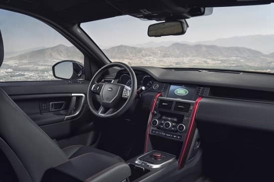 salon-land-rover-discovery-sport-2016-goda