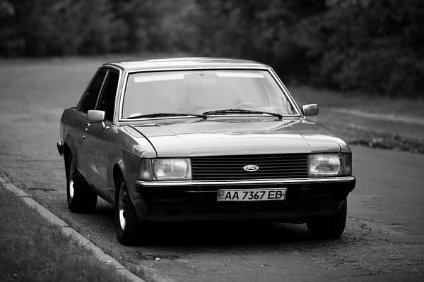 Реитро автомобиль Ford Granada Mark II