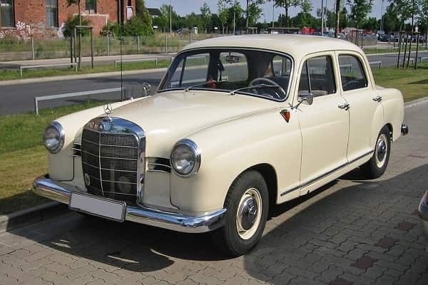 Ретро автомобиль Mercedes-Benz W120-W121