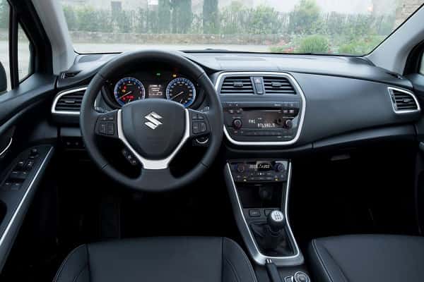 Салон обновленного Suzuki SX4 2017 года