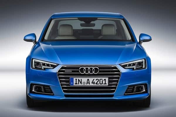 Audi A4 Sedan вид спереди