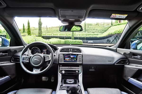 Interer Jaguar XE