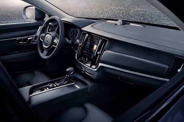Салон Volvo V90 Cross Country