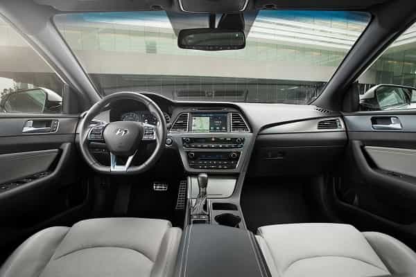 Салон Hyundai Sonata 2017 года