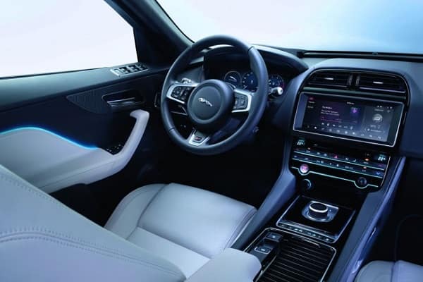 Салон Jaguar F-Pace 2017 года