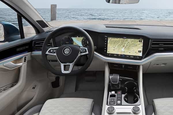 Салон Volkswagen Touareg 2018 года
