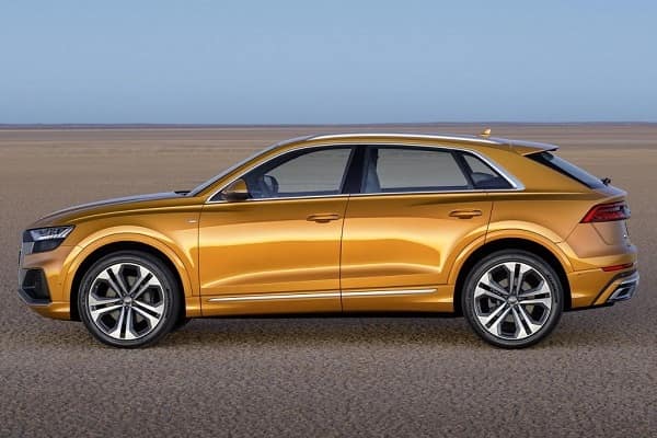 Кроссовер Audi Q8 2019