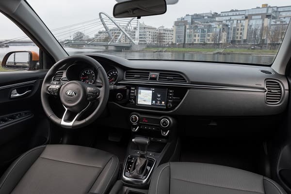 Салон Kia Rio X-Line 2019 года