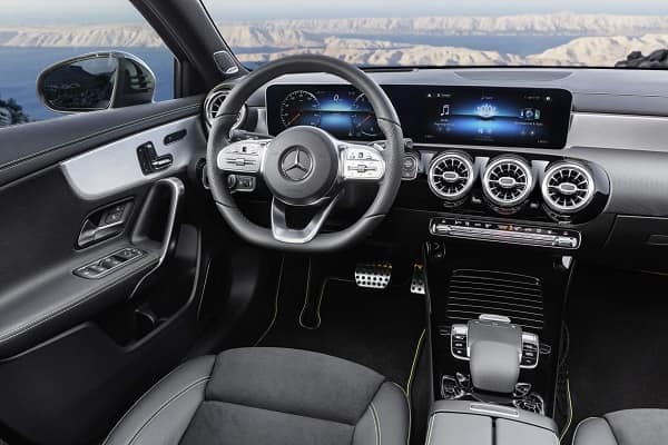 Салон Mercedes-Benz A200 2019 года