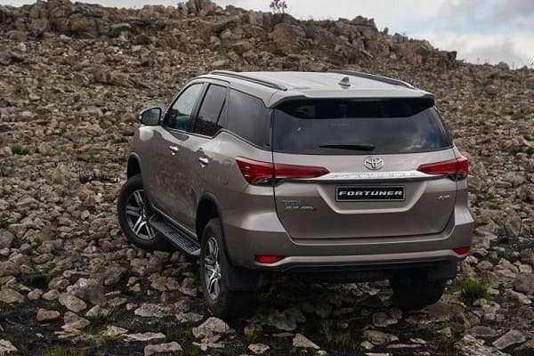 Внедорожник Toyota Fortuner