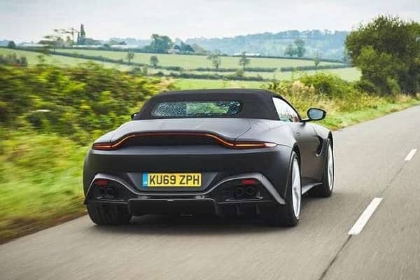 Aston Martin Vantage Volante