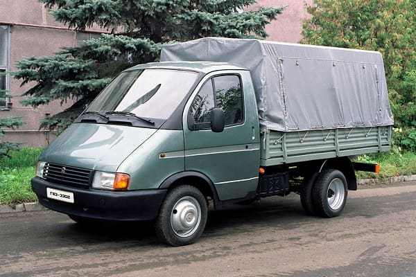 ГАЗ-3302 «Газель» – грузовик, который вытащил торговлю