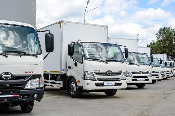 Грузовики Hino 300