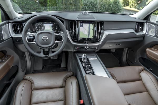 Салон Volvo XC60 T8 Twin-Engine