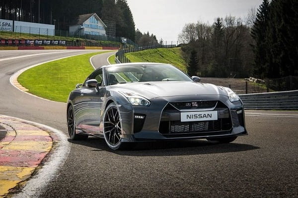2018-Nissan-GT-R-1