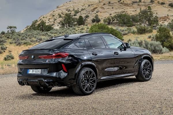 Кроссовер BMW X6 2020 года