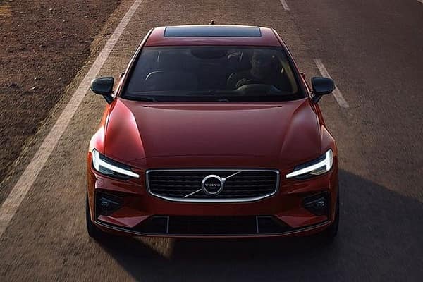 Новый Volvo S60 2019 года