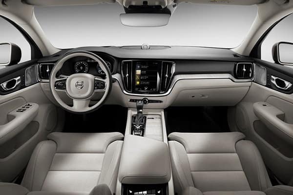 Салон Volvo S60 2019 года