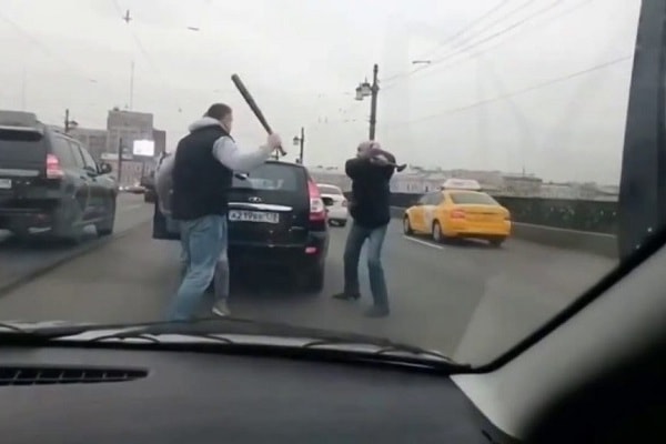 Драка на дороге