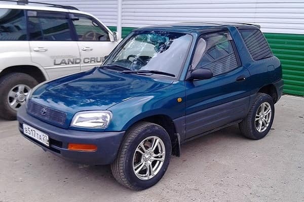 Toyota RAV4 1995 года (первое поколение)-min