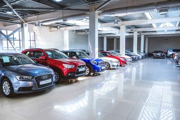 Автосалон