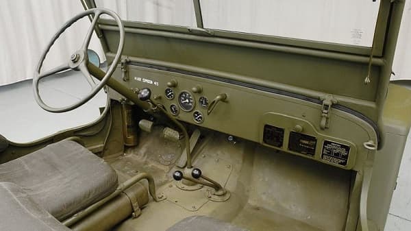 Салон Ford GPW