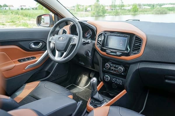 Салон LADA XRAY Cross с вариатором