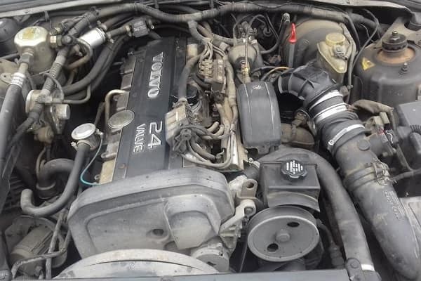 Двигателль Volvo S90 1997 года