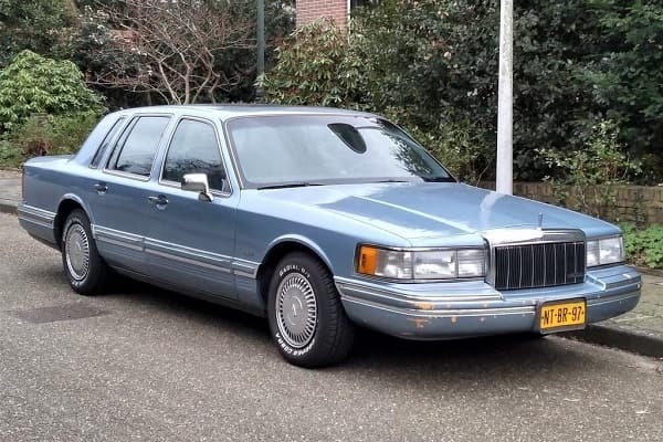 Lincoln Town Car 1991 года