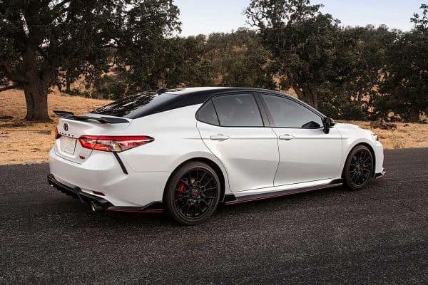 Toyota-Camry-2019