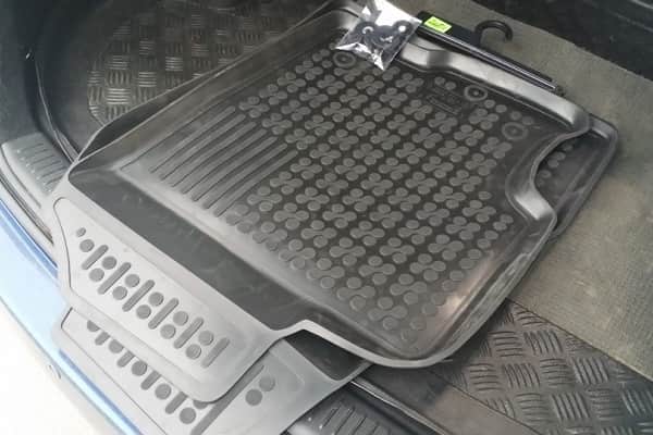 Коврик в авто Rezaw Plast