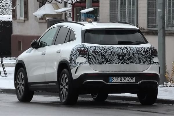 Mercedes-Benz-EQA 2021