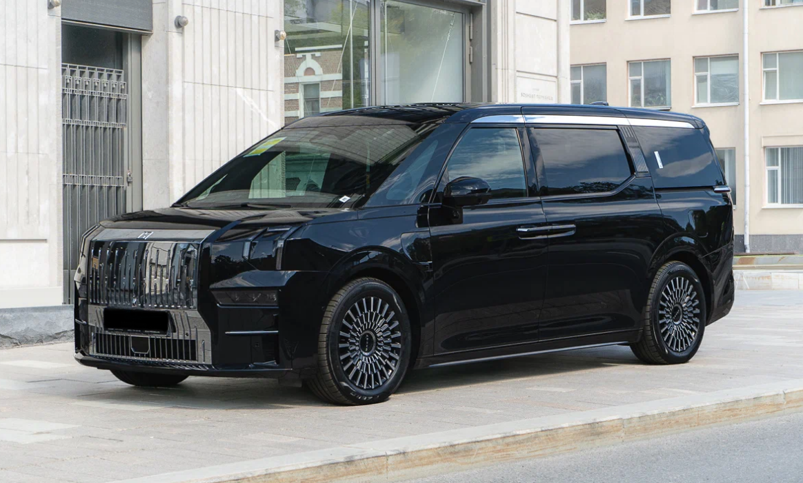 Элегантная Аренда Электромобиля в Москве с ELITECAR